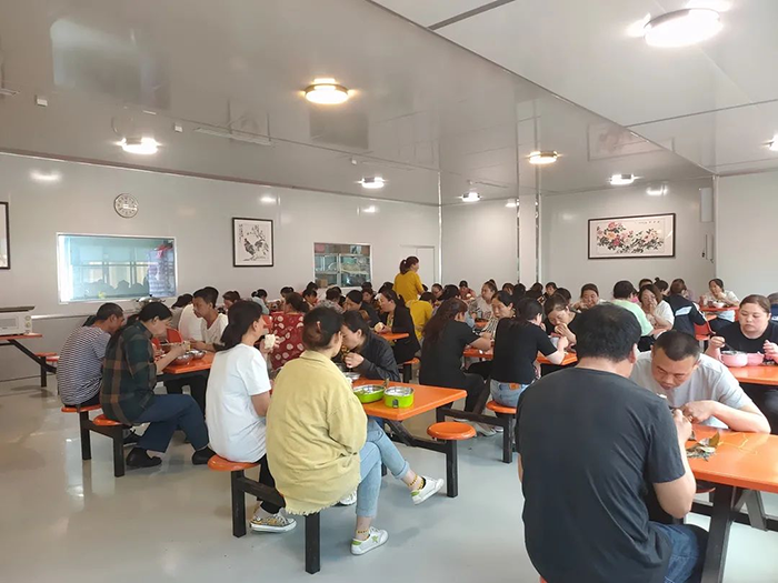 悠悠粽香飄幸福，濃情端午暖人心